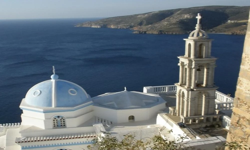 Αστυπάλαια: Πυρκαγιά την ώρα της Θείας Λειτουργίας προκάλεσε πανικό